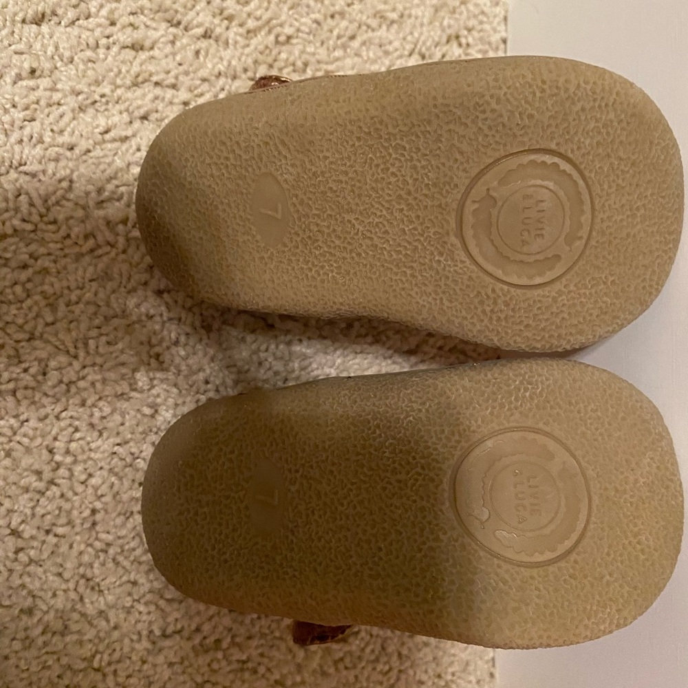 Livie and Luca Size 7 infant/toddler shoes
